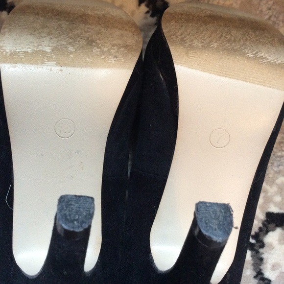 Madden Girl (Mis-Matched Size!) Black Heels - Picture 6 of 9